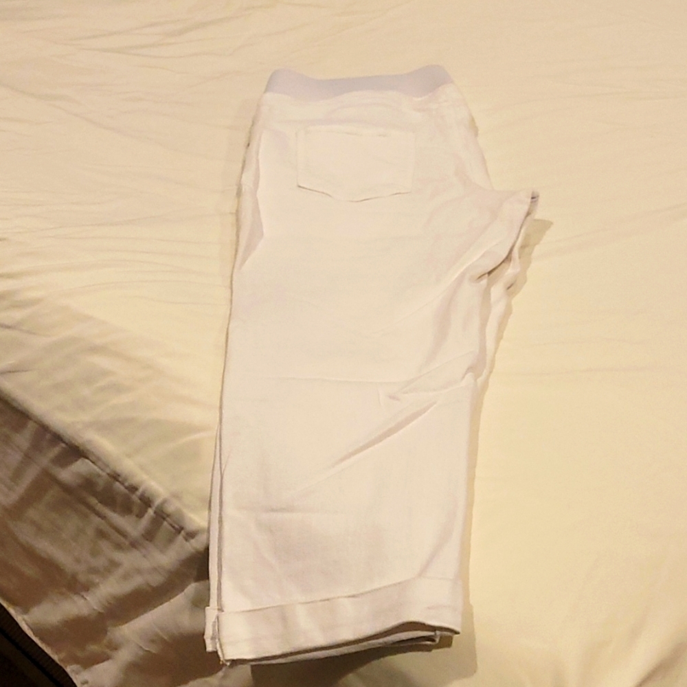 Capri Maternity white
